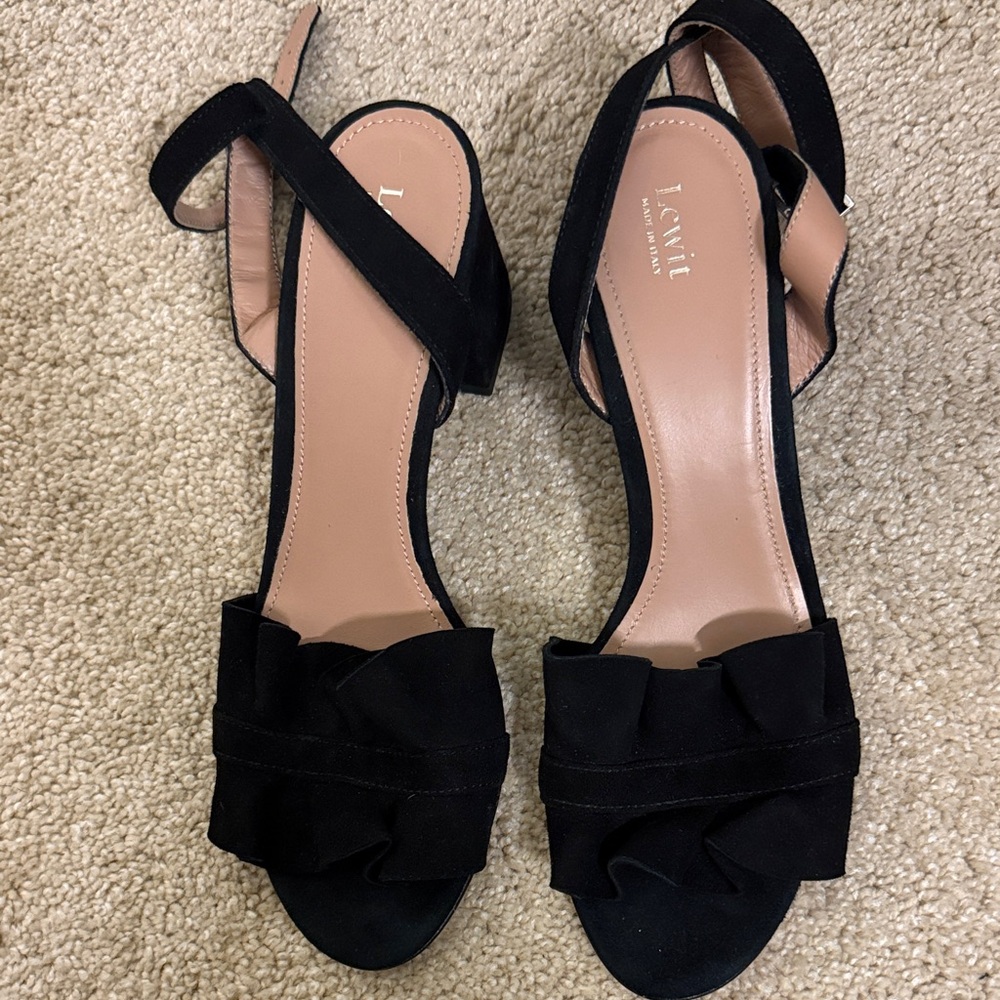 Lewit Black Ruffle Heels - Picture 3 of 6